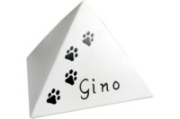 Pyramidenurne gs-15-01-weiss-matt-pfote01-Benny-2.jpg